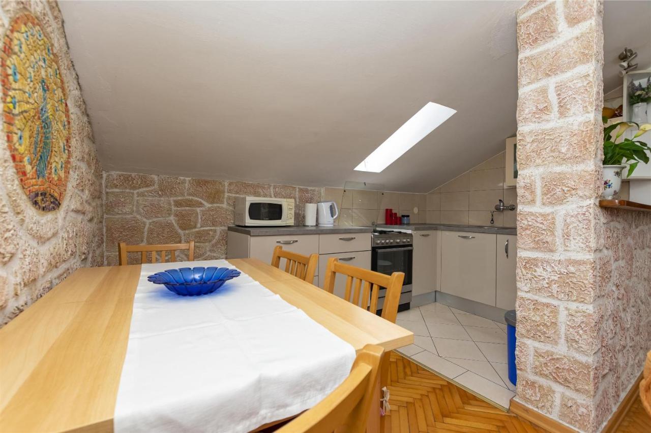 Apartment Ivanka Omiš Exteriör bild