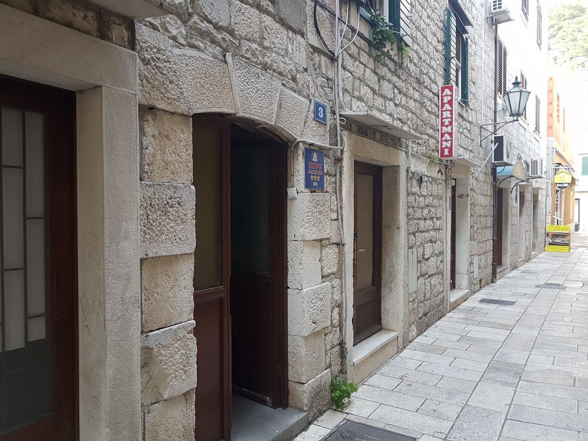 Apartment Ivanka Omiš Exteriör bild